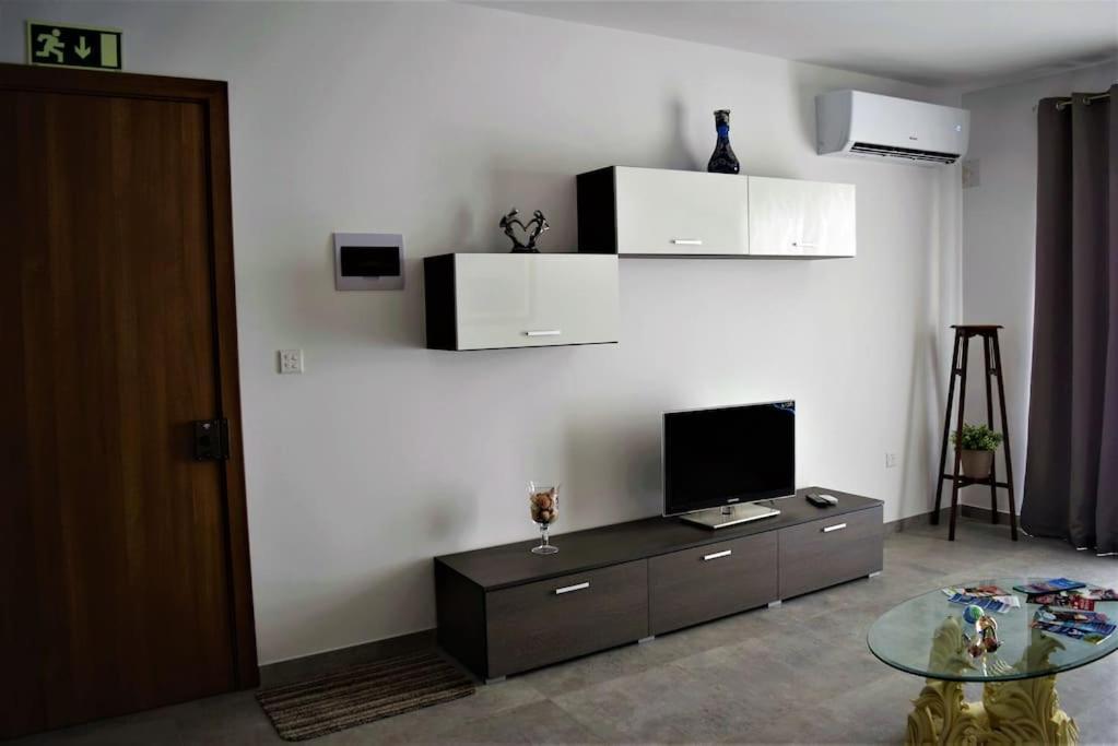 Lovely 3-Bedroom Apartment In L-Iklin Exteriör bild